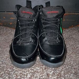 Jordan Men's Black and Red Sneakers